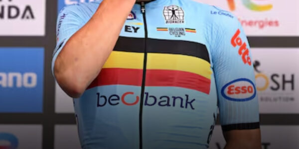 “Zonder pech had ik Pogacar wél kunnen volgen”: ontgoochelde Evenepoel pakt zilver, maar voelt dat er meer in zat