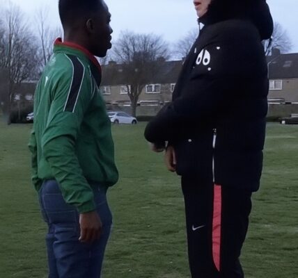 VIDEO: Nederlandse jongen zet pestkop op zijn plek met een verrassende move.