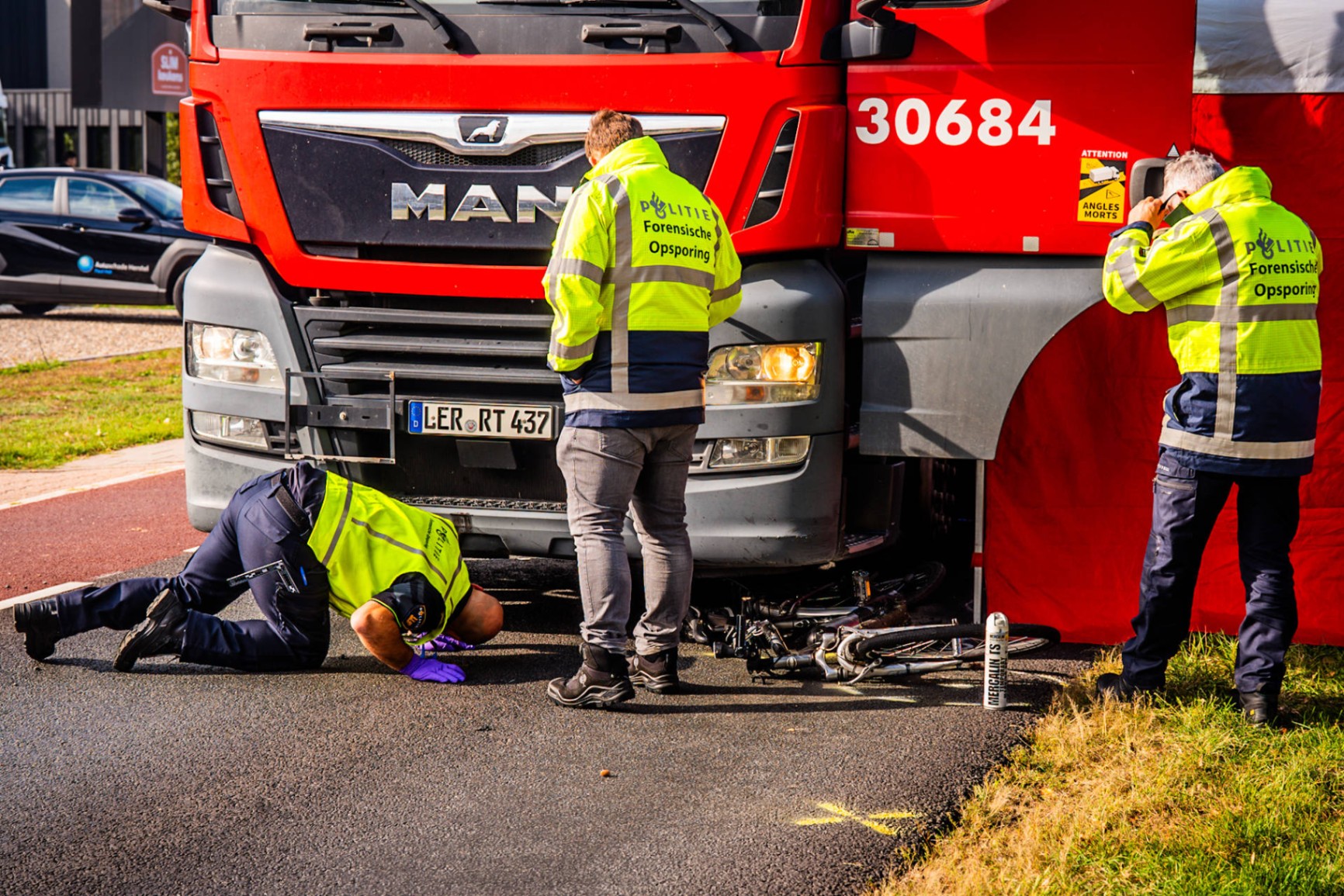 LAATSTE NIEUWS: Fietser ernstig gewond na aanrijding met vrachtwagen in Uden. Zal er een wonder gebeuren?